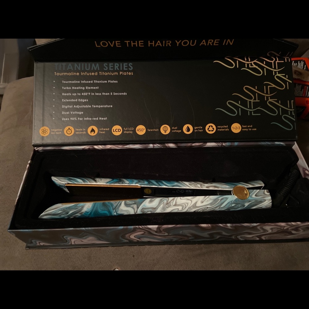 Beyond the Beauty Marble Titanium Series Straightener